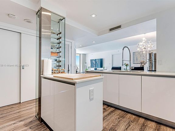3rd image of 1155 Brickell Bay Dr APT 1504