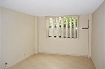 5th image of 290 174th St APT M14
