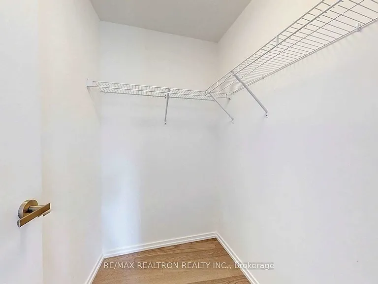 5 Soudan Ave #1628 — Photo 22