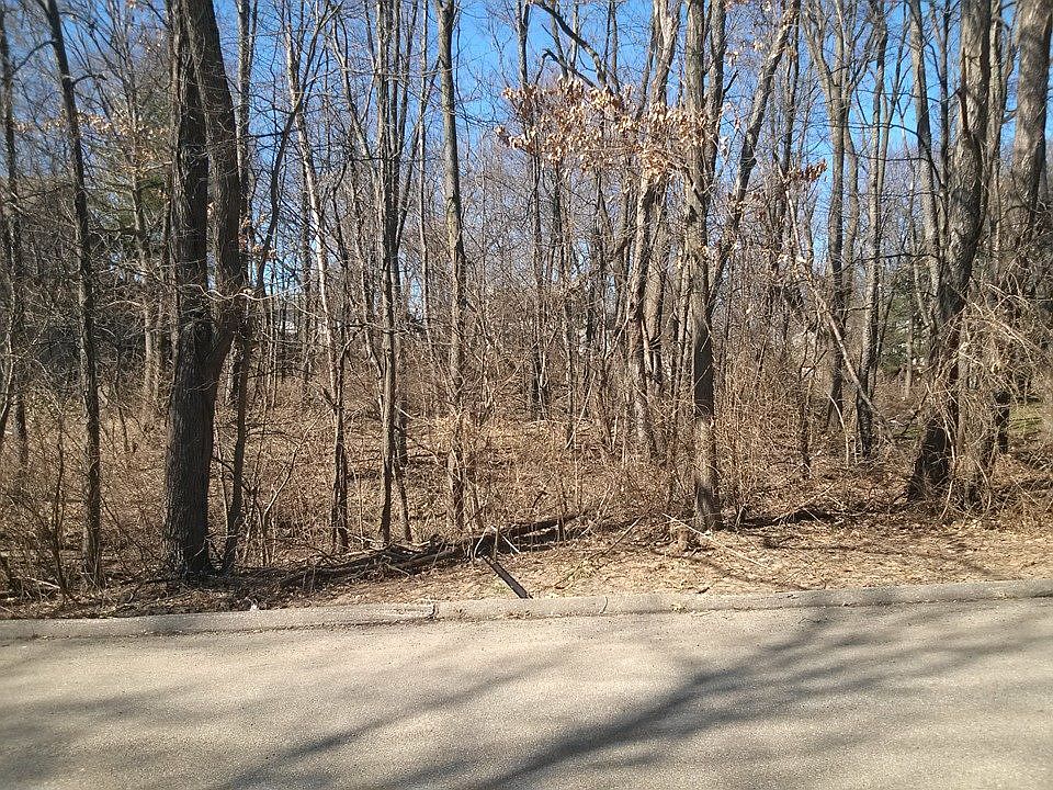 1st image of 51221 Green Hill Dr