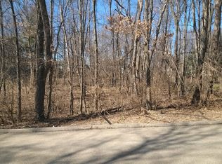 51221 Green Hill Dr, South Bend, IN