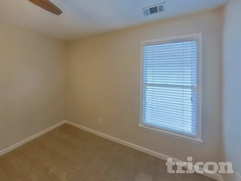 2205 Washington Dr — Photo 11