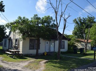 414 N Johnson St, Karnes City, TX 78118