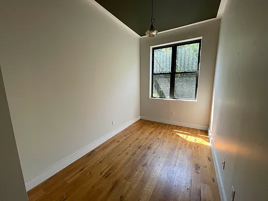 Rented by Lodger Corp | media 32