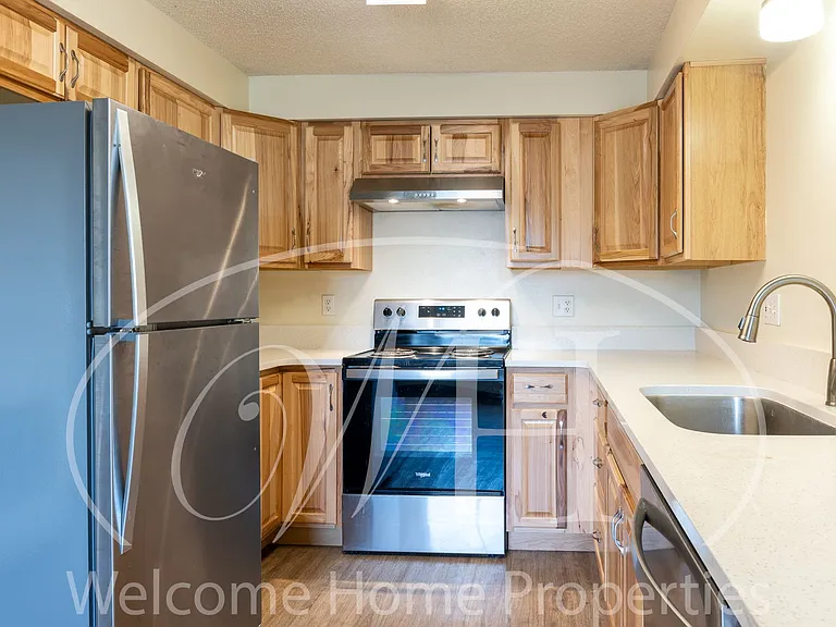 721 SE 4th St — Photo 7