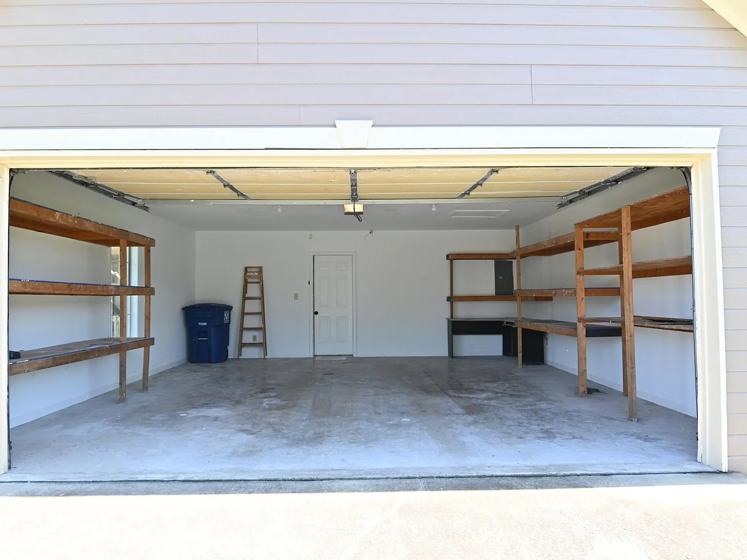 1411 Timber Cir — Photo 2