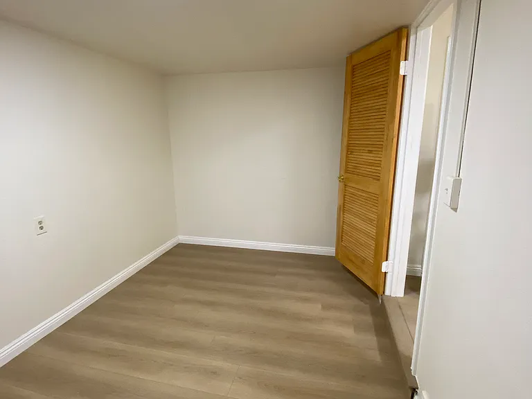 5460 Pine Ave — Photo 21