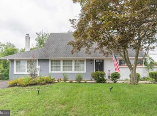 38 Crown Rd, Levittown, PA 19057