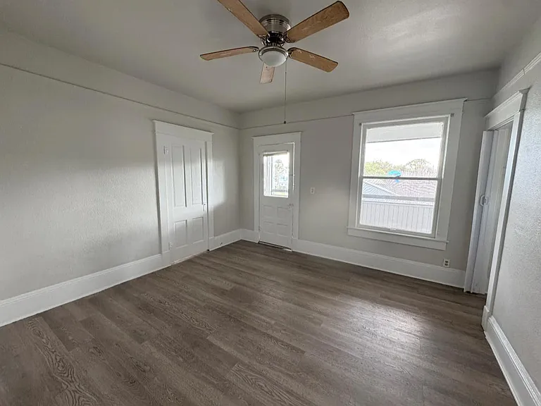 220 N Beaumont Ave #2 — Photo 15