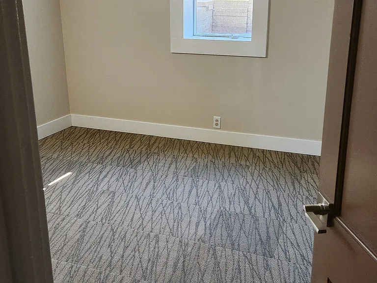1320 Glenaire Dr — Photo 5