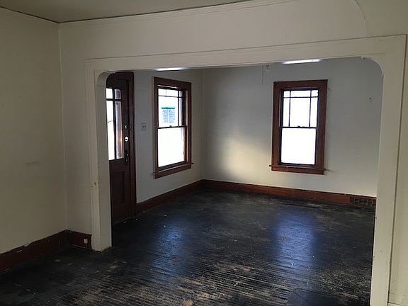 4th image of 1017 Lincoln Ave