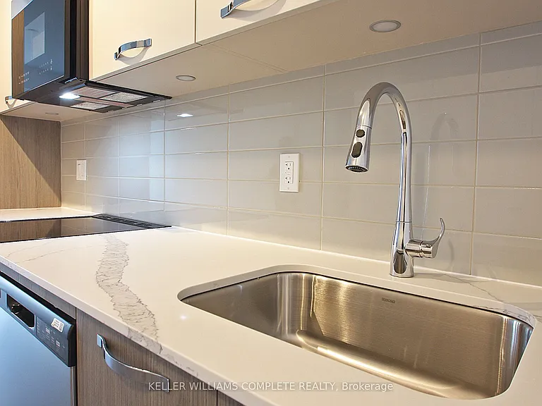 75 James St S #1908 — Photo 9