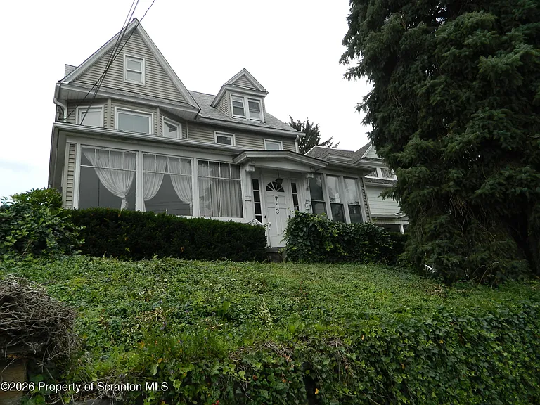 753 N Main Ave #3 — Photo 1