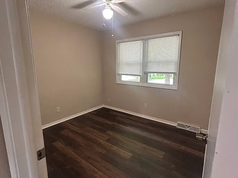 1205 SE Belmont Dr — Photo 17