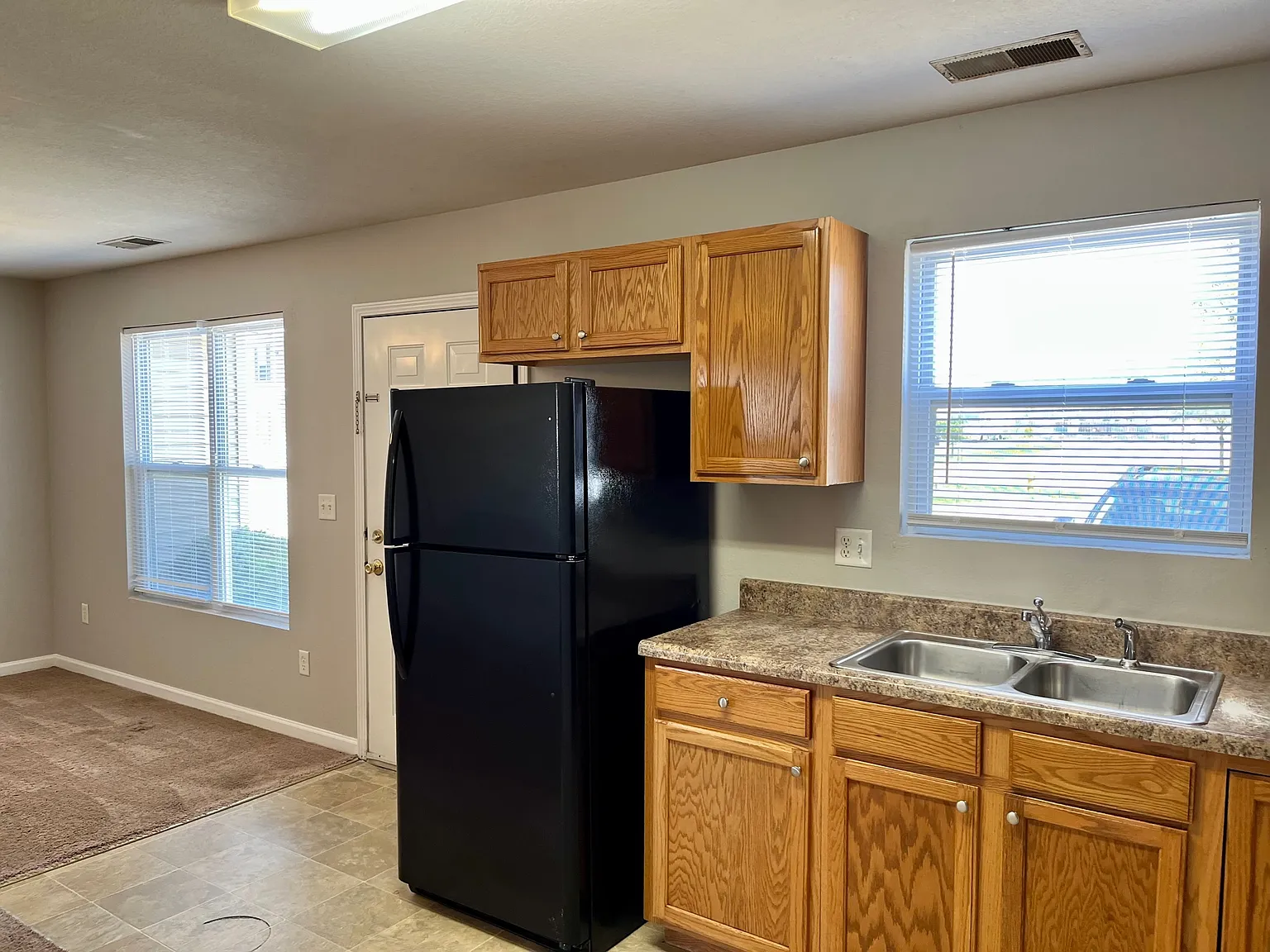 1619 RT Dunn Drive — Photo 3