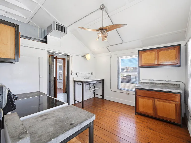 127 Clay St #2 — Photo 10