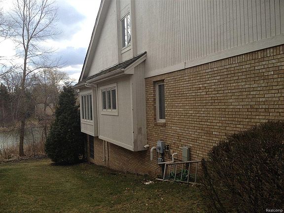 2nd image of 5045 Oakbrooke Dr