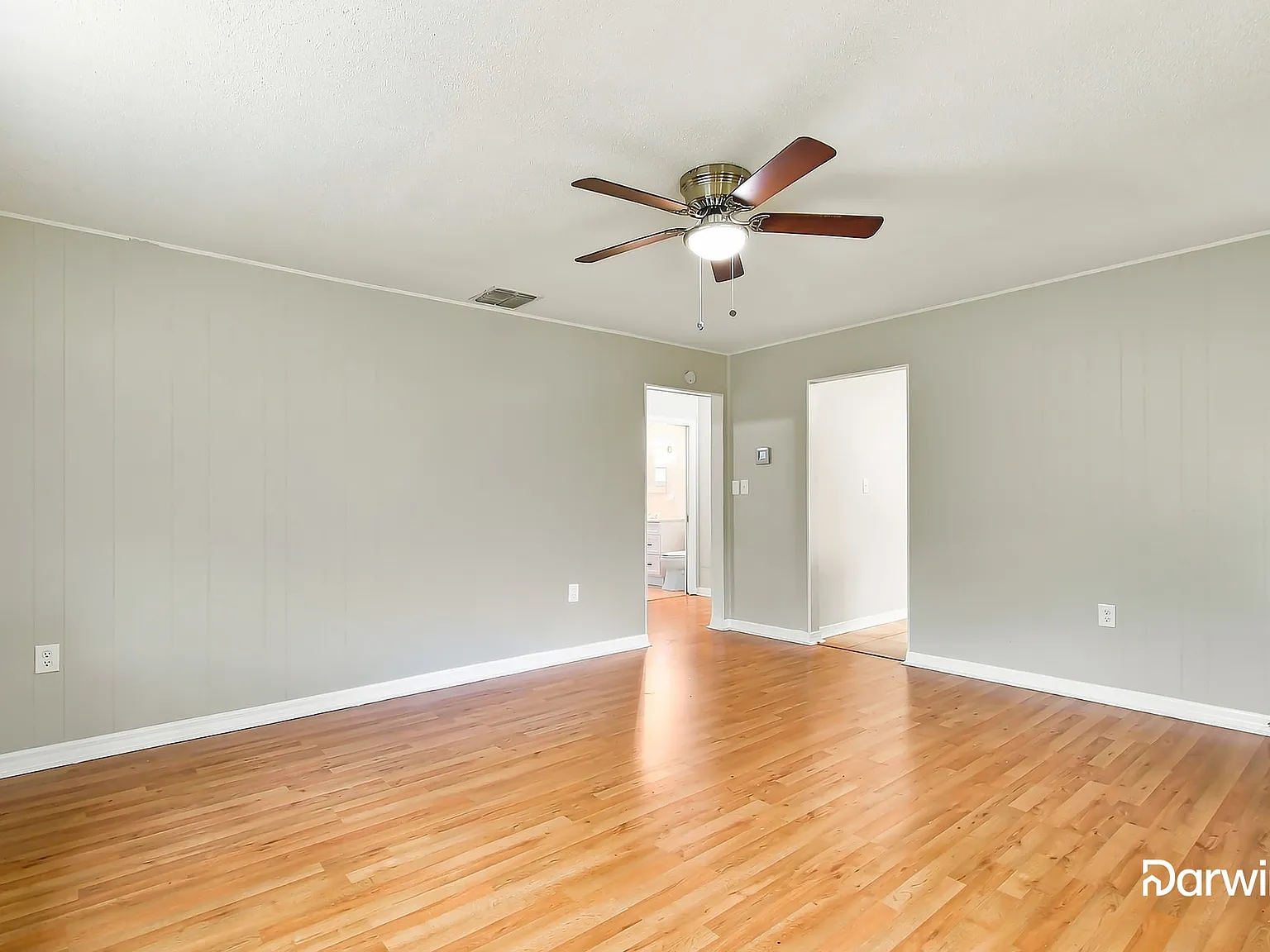 4 bed, 1.0 bath, 1470 sqft, $1,870 — Photo 4