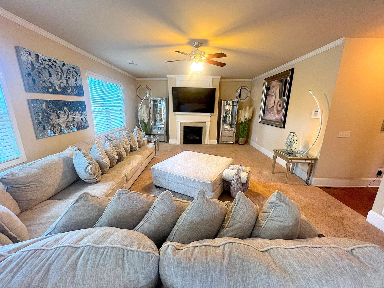 4 bed, 4257 sqft, $4,299 — Photo 2