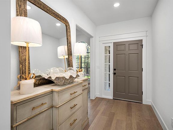 3rd image of 14 Lush Meadow Place