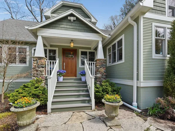 10297 Smith Rd, Union Pier, MI 49129