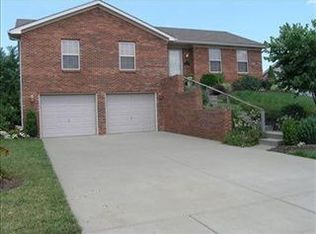 1201 Stonelilly Dr, Jeffersonville, IN