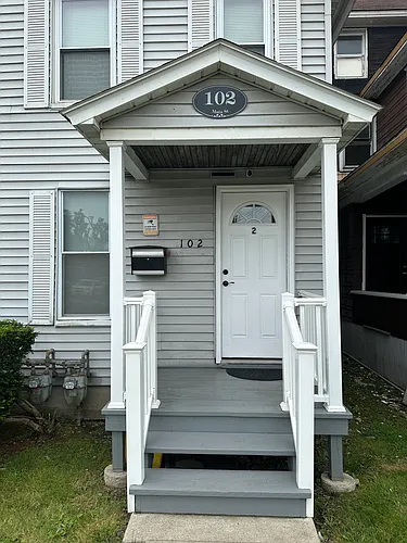 102 Main St #2 Photo 1