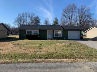605 N 26th St, Herrin, IL 62948