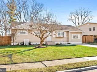 4 Imperial Dr, Hamilton, NJ 08690