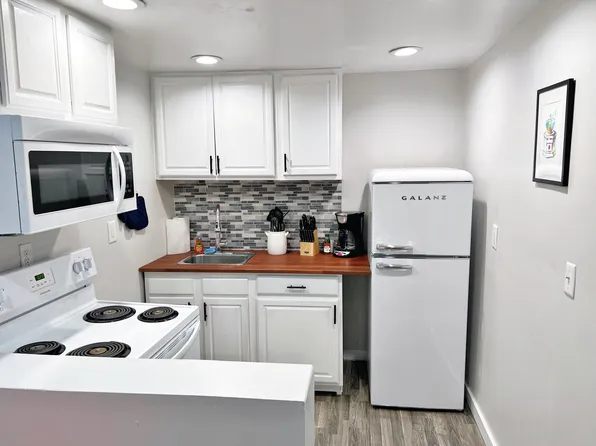 855 C St #3, Ceredo, WV 25507