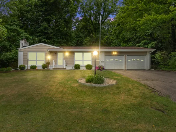 180 S Lake Doster Dr, Plainwell, MI 49080