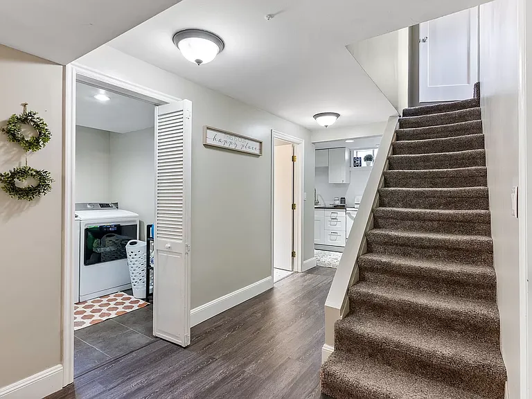 Private entrance/Hallway