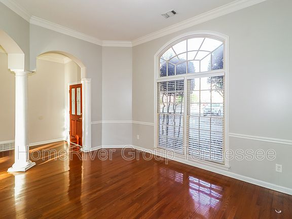 5th image of 1755 Mill Farm Dr
