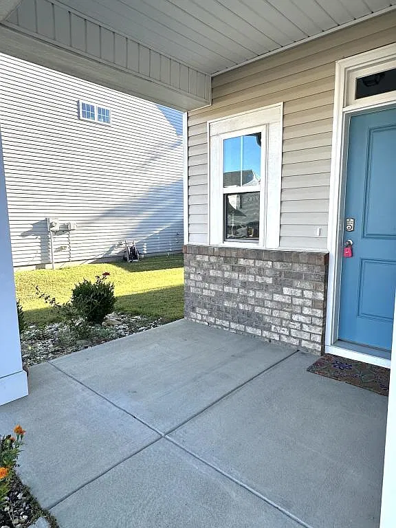 1708 Stackhouse Dr — Photo 2