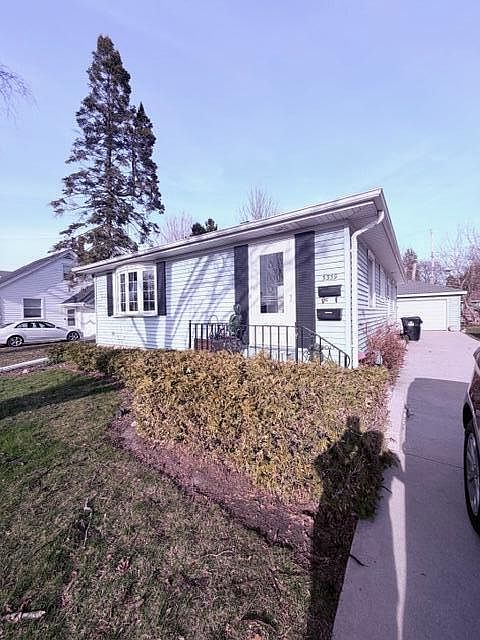 1st image of 3339 6th AVENUE
