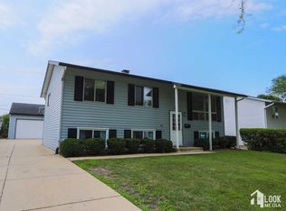 397 Thelma Ct, Wheeling, IL 60090