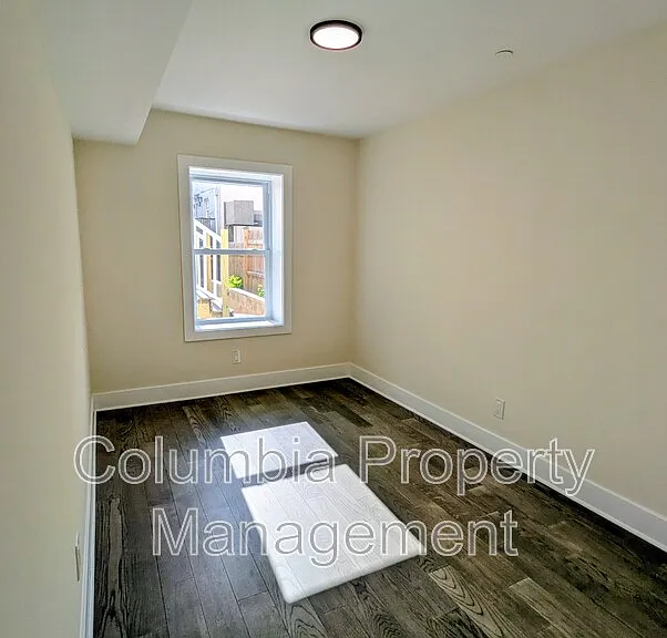 3552 Warder St NW — Photo 17