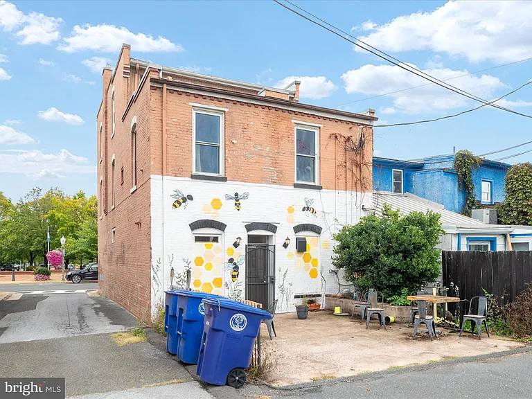 401 E Main St #A — Photo 24