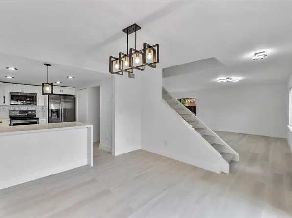 6527 SW 116th Pl APT B, Miami, FL 33173