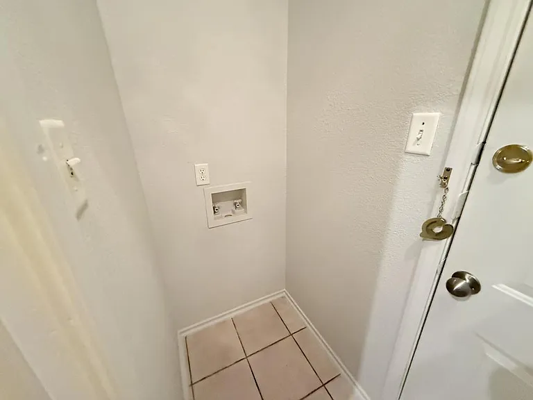 3708 Gus Dr #B — Photo 13