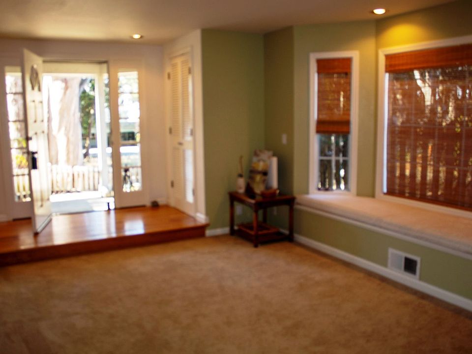 Family Room to Entry