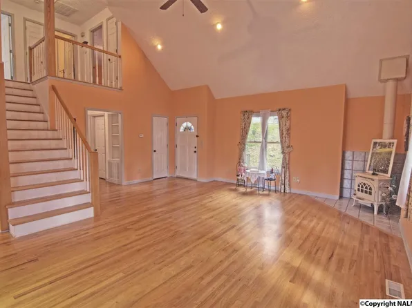 102 Rockwood Cir SE, Huntsville, AL 35801