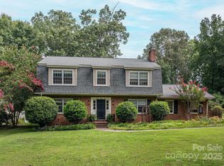 1185 18th Ave NE, Hickory, NC 28601