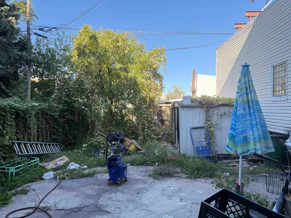 1309 Summit Avenue image 14 of 31