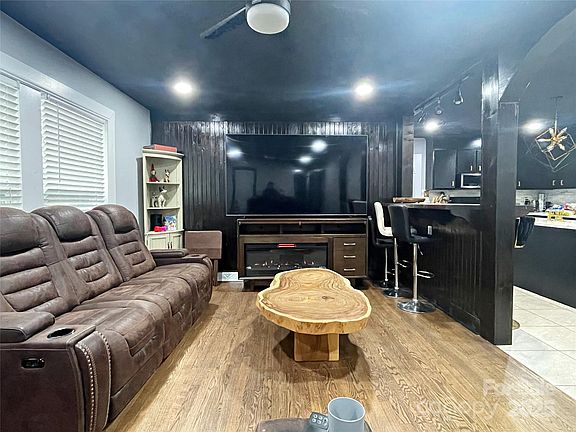 2nd image of 7519 Marlbrook Dr