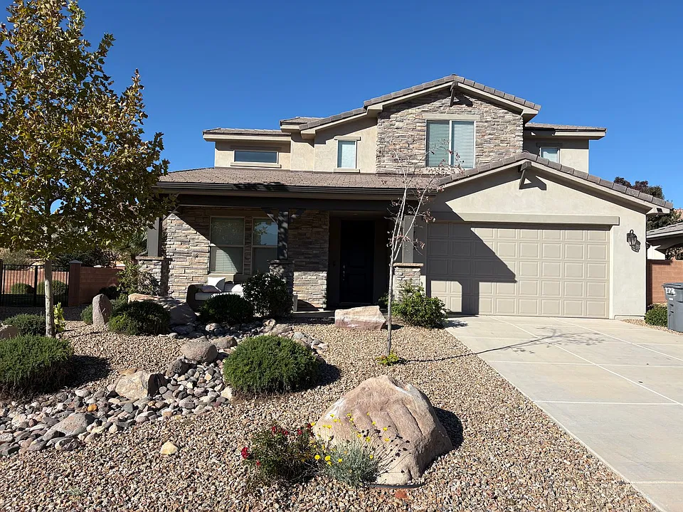 273 N Puerta Dr