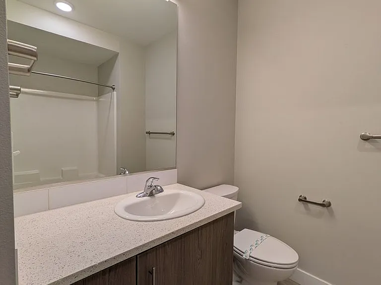 Division Terrace Apartments — Photo 37