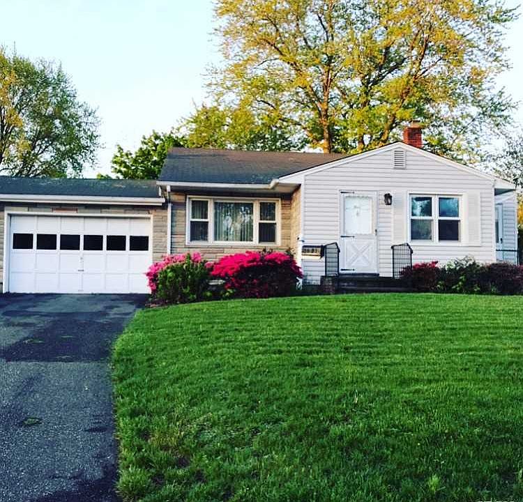 1st image of 4 Peary Ln