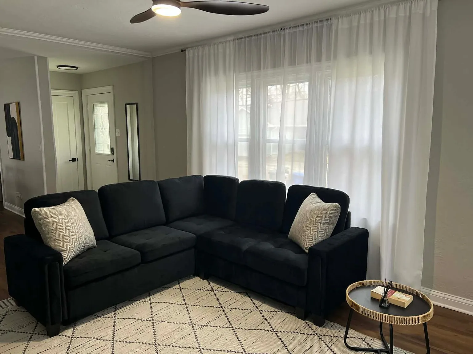 3 bed, 1440 sqft, $5,499 — Photo 2