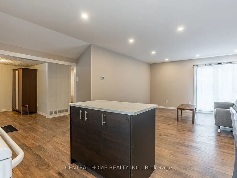 651 16th Ave — Photo 5